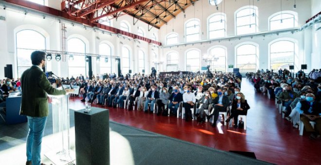 Casado tenía (algo de) razón (por una vez): la energía solar no se almacena a gran escala