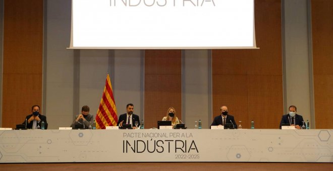 Escepticisme sobre els plans industrials de la Generalitat per la minsa aposta per les renovables