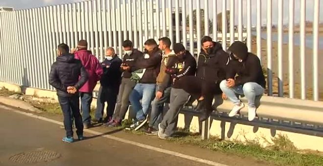 Piquetes y cortes de carretera en el quinto día de huelga en el metal de Cádiz