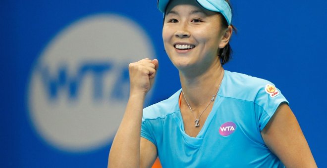 Periodistas cercanos al Gobierno chino difunden vídeos de la desaparecida tenista Peng Shuai en un evento deportivo