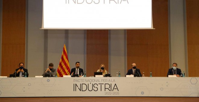 Escepticismo sobre los planes industriales de la Generalitat por la exigua apuesta en renovables