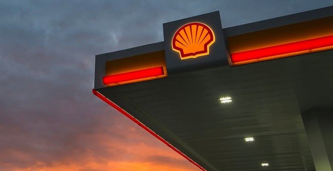 El CEO de Shell cree en la transición energética, pero "se tiene que pagar con gasolina"