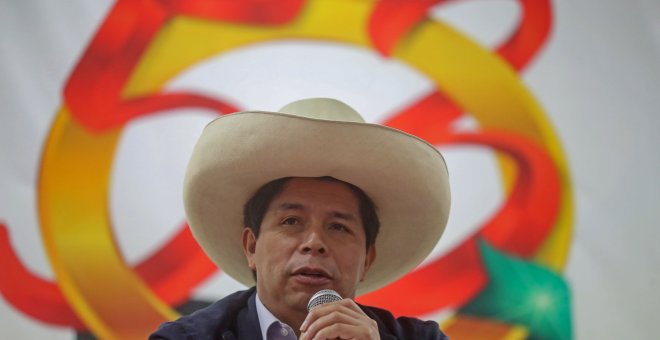 La oposición pide formalmente la destitución del presidente de Perú