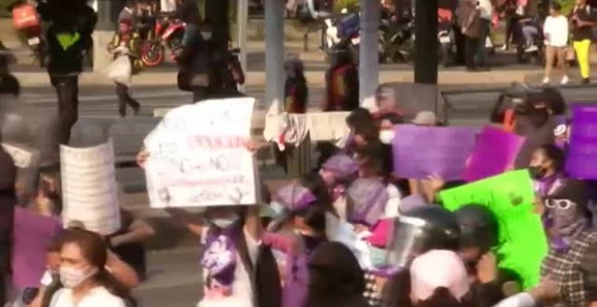Disturbios en la marcha contra los feminicidios en Ciudad de México