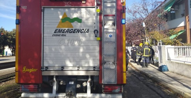 Los bomberos rescatan en Miguelturra a un septuagenario que había quedado atrapado en su vehículo