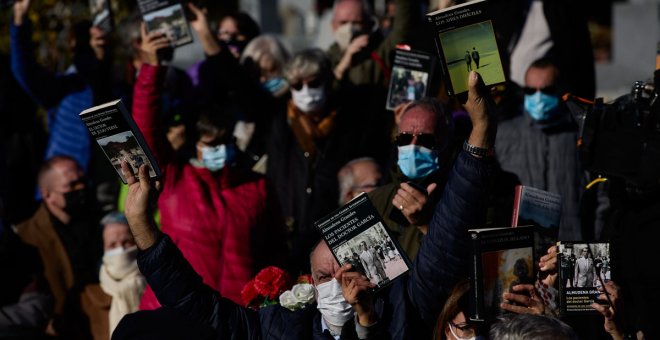 Otras miradas - En memoria de todas esas mujeres, en nuestra memoria, Almudena Grandes