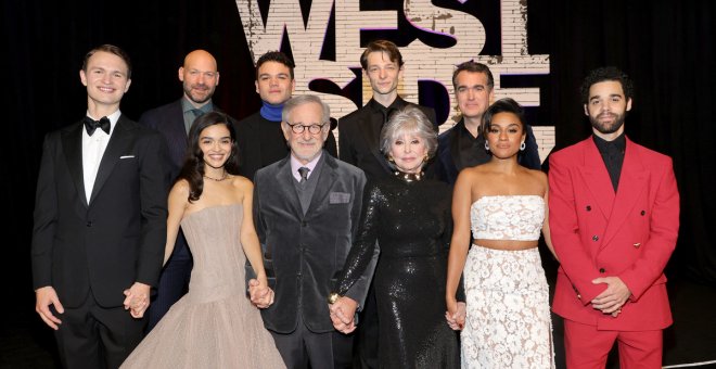Spielberg defiende no subtitular los diálogos en español de la nueva versión de 'West Side Story' por "respeto"