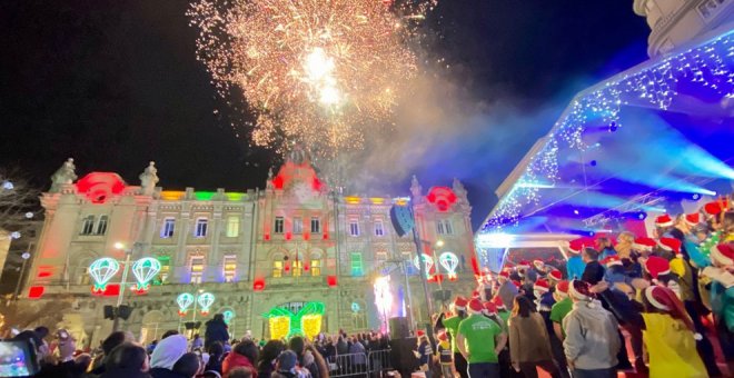 La Navidad llega a Santander con el encendido de luces, los belenes y el mercadillo