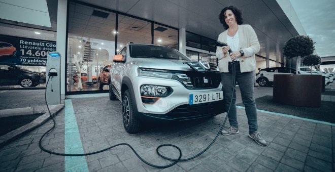 Dan comienzo las entregas de Dacia Spring en España, el coche eléctrico más asequible del momento