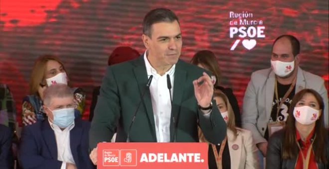 Sánchez saca pecho de los datos de empleo y recuerda que la Constitución es su hoja de ruta