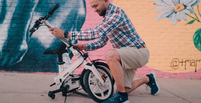 Esta bicicleta eléctrica tiene un sistema de plegado exclusivo, protegido por patente