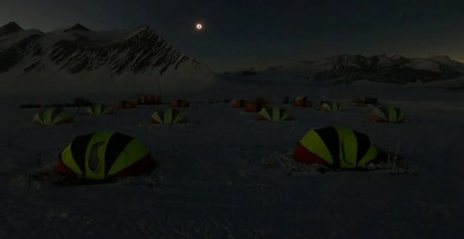 Asombrosas imágenes del eclipse solar desde la Antártida