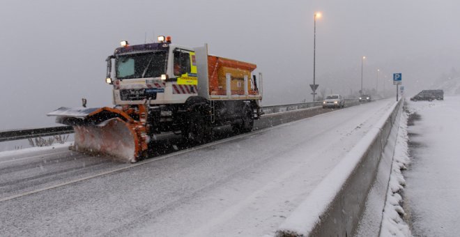 La DGT insta a adelantar el regreso del puente ante las nevadas