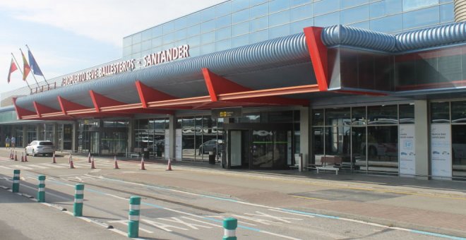 El viento obliga a desviar a Bilbao el vuelo de primera hora Madrid-Santander