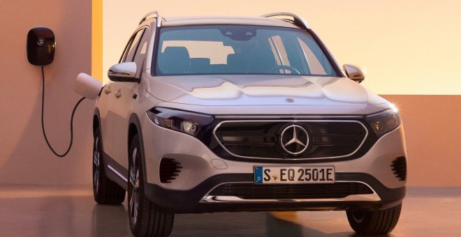 El Mercedes EQB ya tiene precio en España: esto cuesta el SUV eléctrico más práctico de la marca