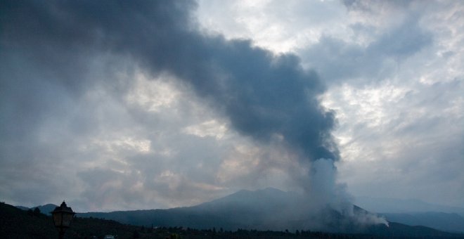 La lava destruye nuevas edificaciones en La Palma