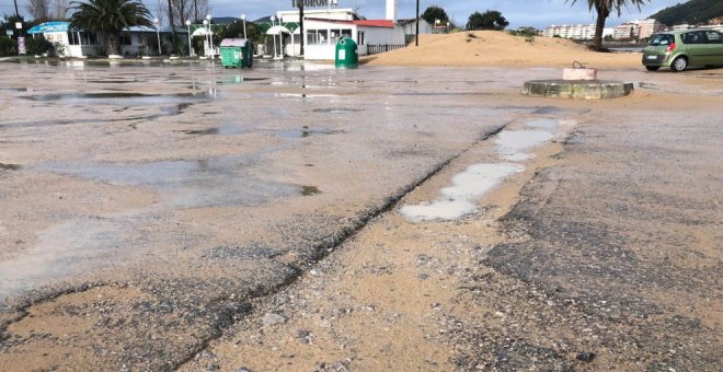 Unidos por Laredo urge que se arregle el pavimento de la explanada de El Puntal