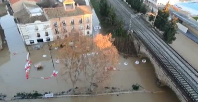 El Ebro se desborda a su paso por Tudela