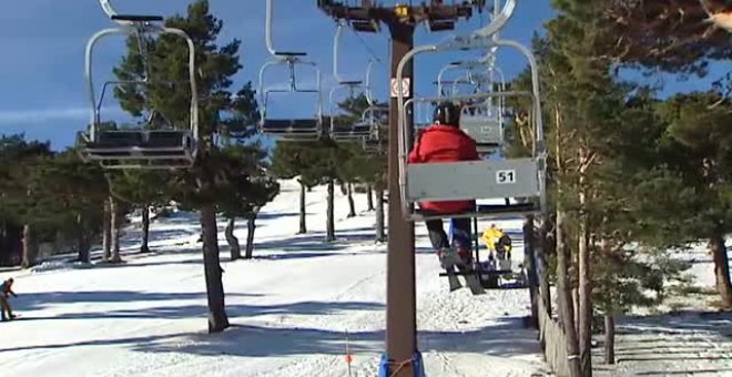 La estación de Navacerrada reabre sus pistas tras tumbar un juez el cierre cautelar