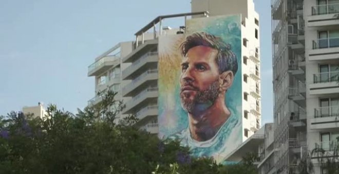 Inauguran un mural de 70 metros de altura de Messi en su ciudad natal de Rosario en homenaje a la estrella del fútbol argentino
