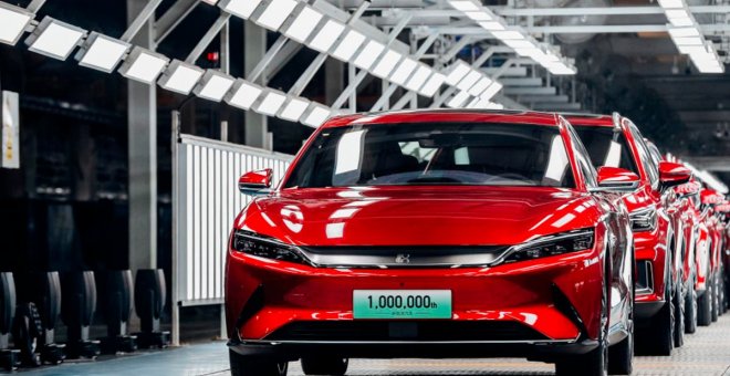 Los coches eléctricos chinos representan casi la mitad de las ventas mundiales