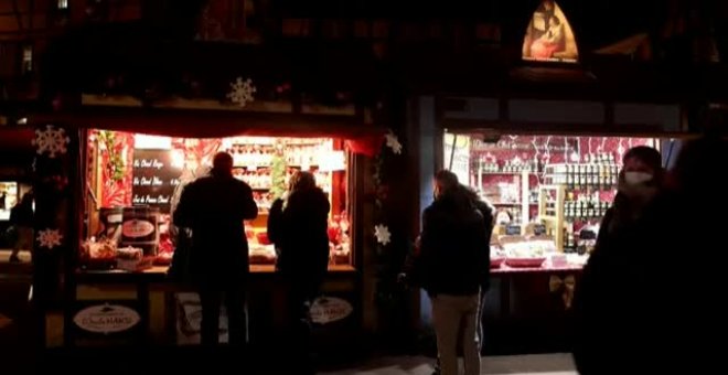 Mercados de Navidad abiertos en Francia con restricciones por Coronavirus