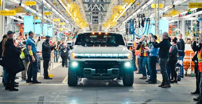 GMC da comienzo a la producción en serie del enorme Hummer EV eléctrico