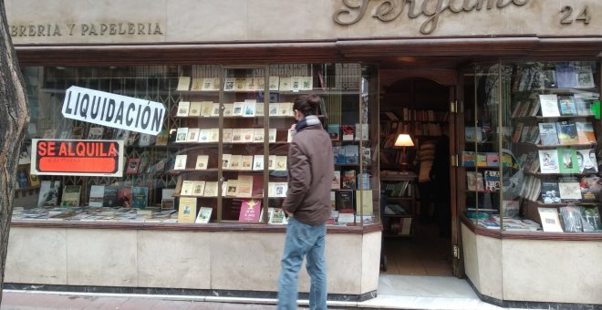 Cierra la librería Pérgamo, el último reducto rojo del barrio de Salamanca