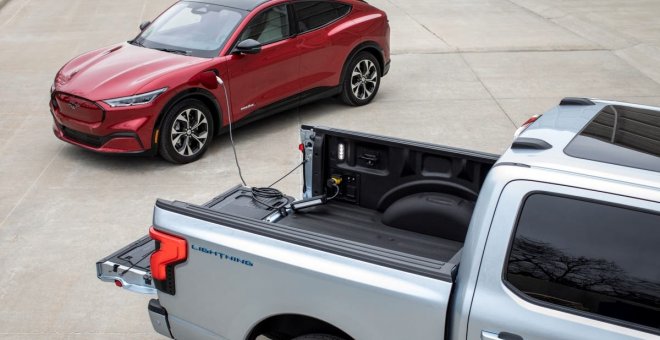 La Ford F-150 Lightning carga otros coches eléctricos más rápido que un wallbox típico