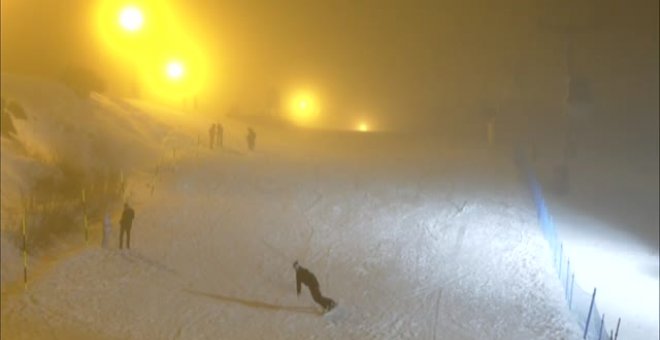 Sierra Nevada celebra la Navidad con la inauguración del esquí nocturno