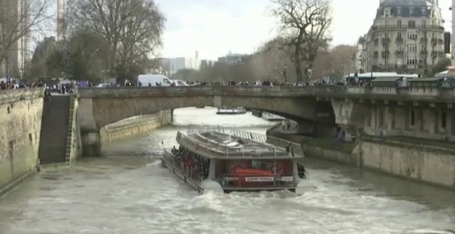 Se impone en París la mascarilla obligatoria en exteriores