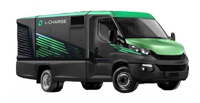 La rusa L-Charge cargará coches eléctricos con supercargadores instalados en un camión