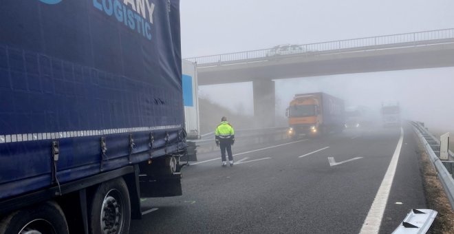 Tres morts en un accident múltiple a l'AP-2 a Castelldans