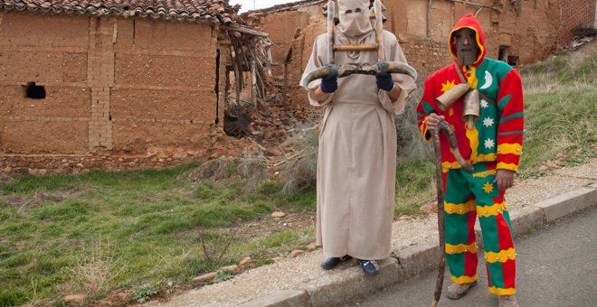 Bailes, botargas, baños en el río y otras costumbres para celebrar al año en Castilla-La Mancha