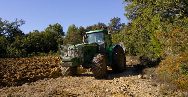 Muere un hombre de 54 años al volcar el tractor que conducía en Selaya