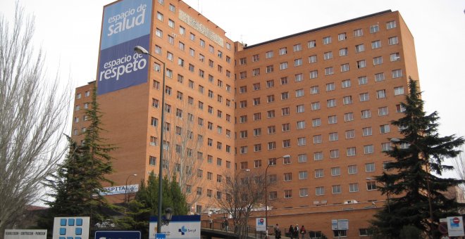 El Hospital Clínico de Valladolid impide a dos mujeres inscribir en el registro a su hija