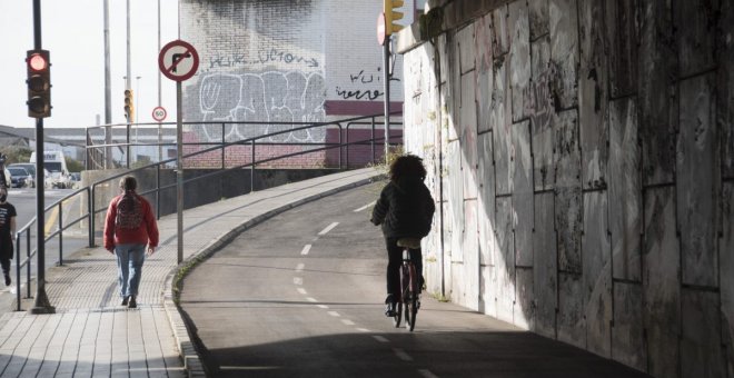 Conocer la ciudad en bicicleta: una ruta hacia el distrito oeste de Gijón