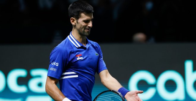 Australia explica que Djokovic "no está cautivo" y que puede "salir en cualquier momento"