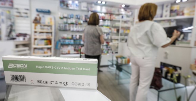 Serán casos confirmados los test de antígenos positivos realizados en farmacias