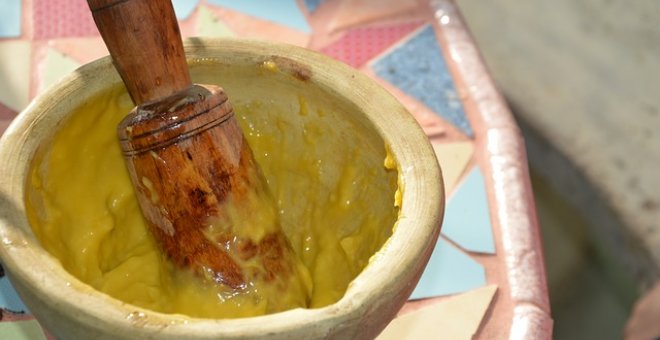Pato confinado - Receta de salsa alioli tradicional (con mortero)