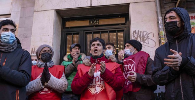 Activistas por la vivienda llaman a frenar dos desahucios en un día en Vallecas