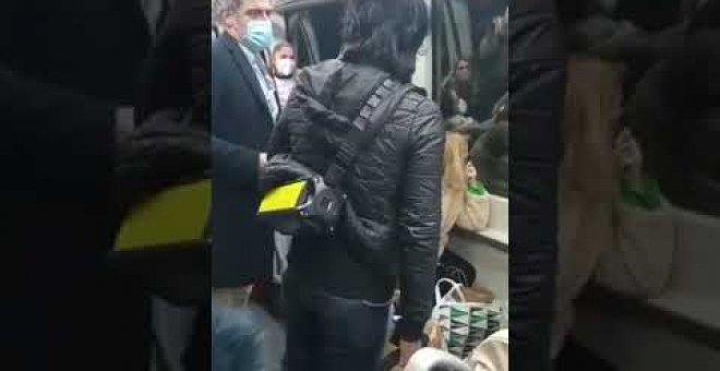 Un pasajero sin mascarilla para un tren más de una hora