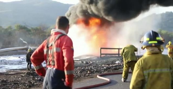 Fuerte incendio en un oleoducto en Venezuela tras sufrir una explosión