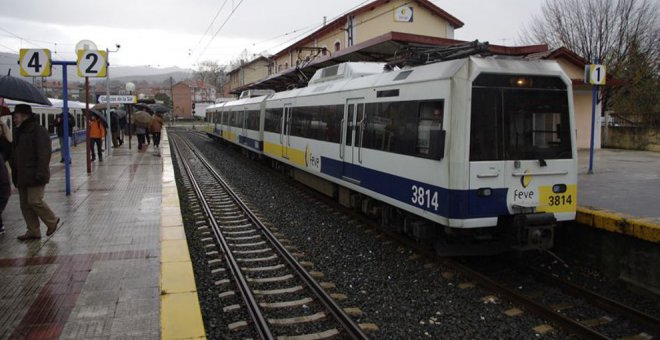 Retrasos y cancelaciones de trenes por una avería y presencia de hielo en las vías