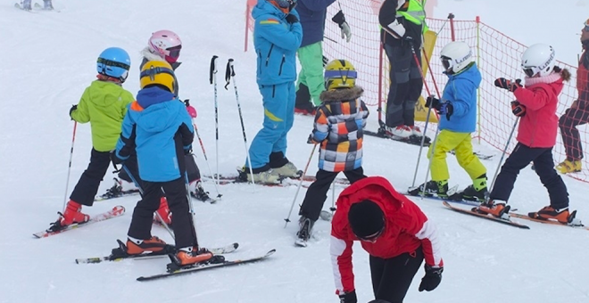 Los menores de 13 años podrán esquiar gratis el domingo en Alto Campoo