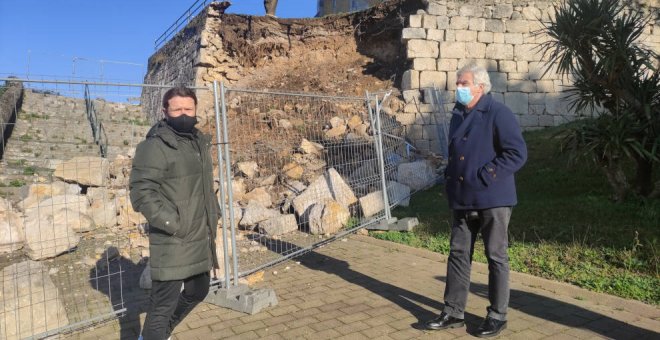 El PRC denuncia que "no se ha hecho nada" tras el derrumbe del muro de la iglesia de Peñacastillo