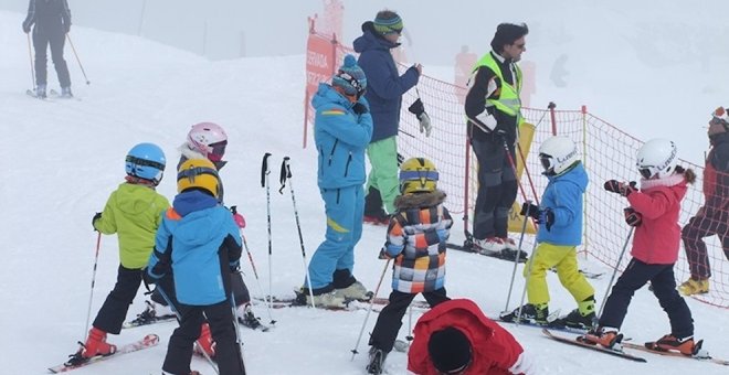Los menores de 13 años pueden hoy esquiar gratis por el 'World Snow Day'