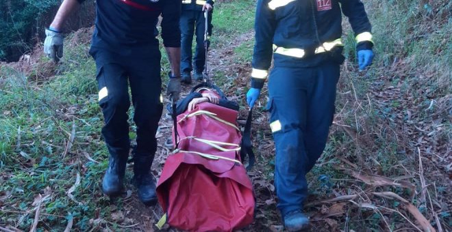 Rescatado un senderista lesionado en el tobillo en El Brusco, Noja