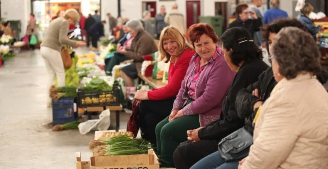 De una ley que 'fomenta' la venta directa de pequeños productores guardada en un cajón