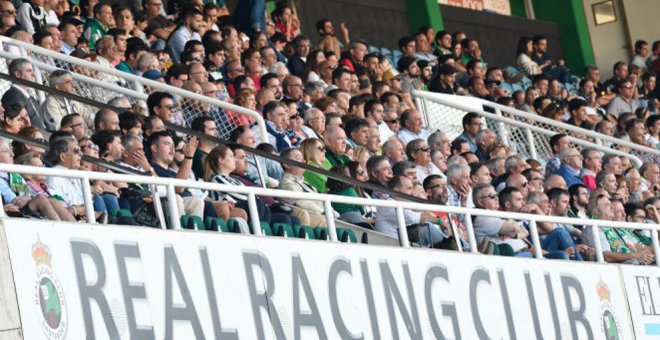 El Racing ofrece a sus abonados entradas al 50% ante el Racing de Ferrol